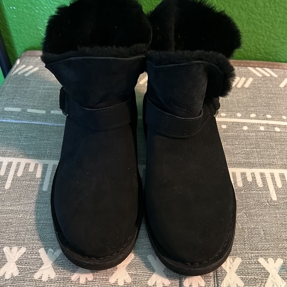 Ugg Aubrielle Boots - Picture 5 of 6